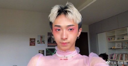 伊能静儿子再晒女装照 引来热议