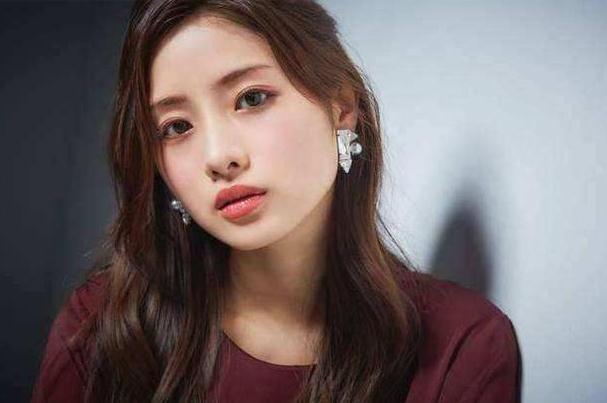 33岁石原里美结婚 对象是同龄圈外男士