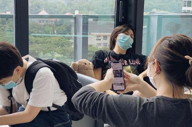 高铁惊现天后倩影？孙燕姿晒照辟谣