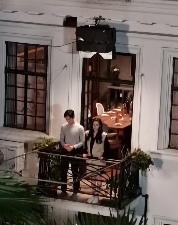 杨洋迪丽热巴新剧路透照曝光 俊男靓女CP感十足