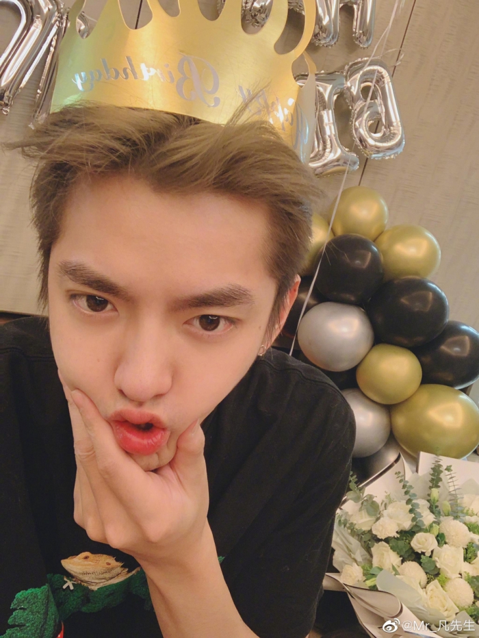 吴亦凡晒三十岁庆生照 自称“适应度良好”