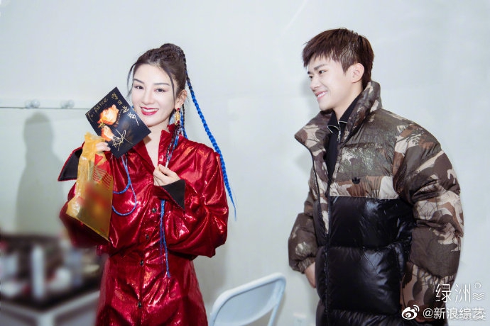 黄奕帮女儿追星易烊千玺成功