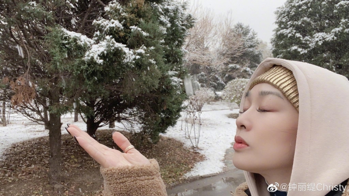 钟丽缇遇到北京下雪