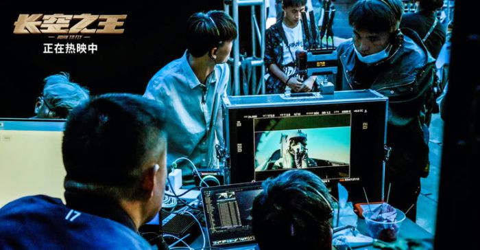 《长空之王》发布幕后特辑 歼-20真机实拍 挑战大规模LED虚拟拍摄
