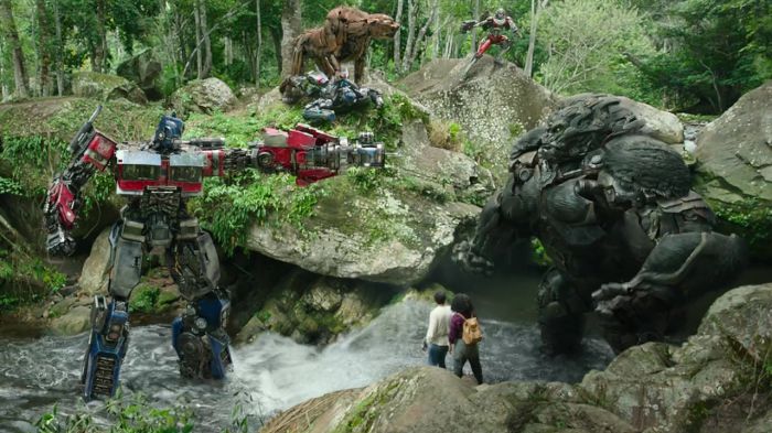 《变形金刚：超能勇士崛起》首曝片段 当擎天柱遇上金刚猩猩