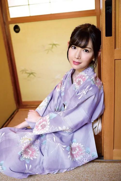 明里紬