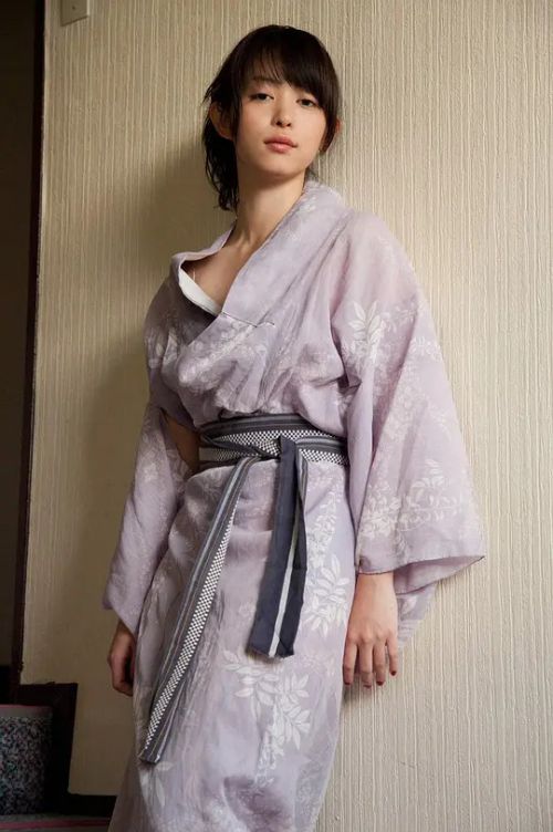 岩佐真悠子