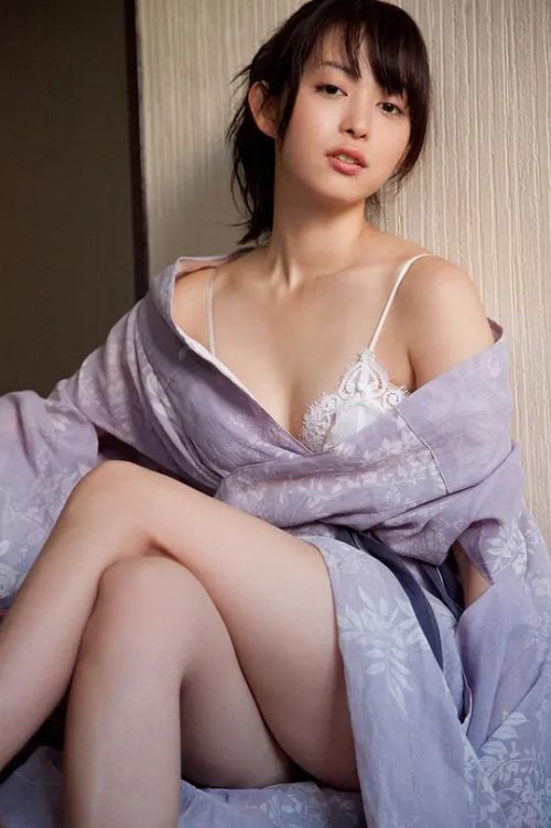 岩佐真悠子