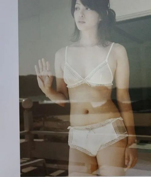 岩佐真悠子