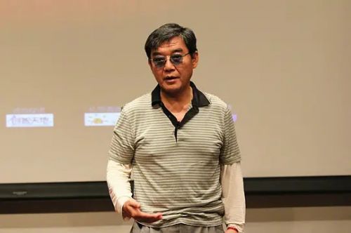 李立群