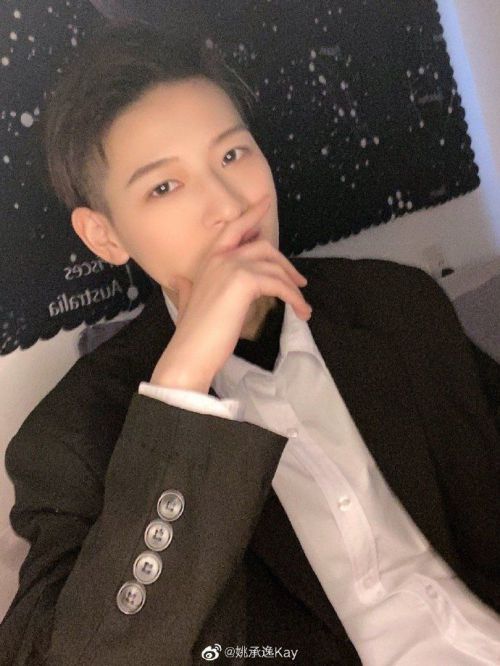 姚承逸