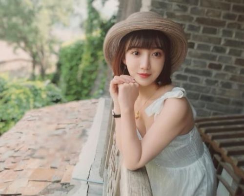 靳梦楠