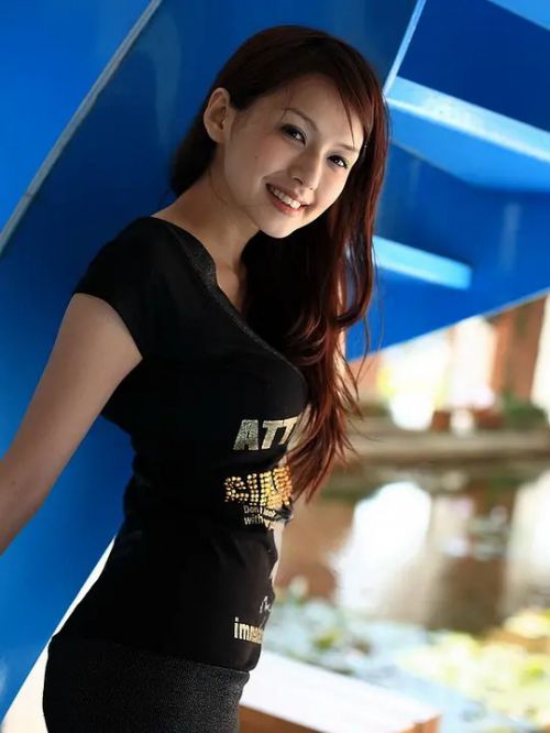 袁艾菲