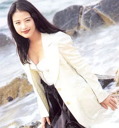 周海媚