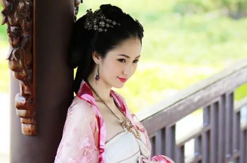 蓝心妍