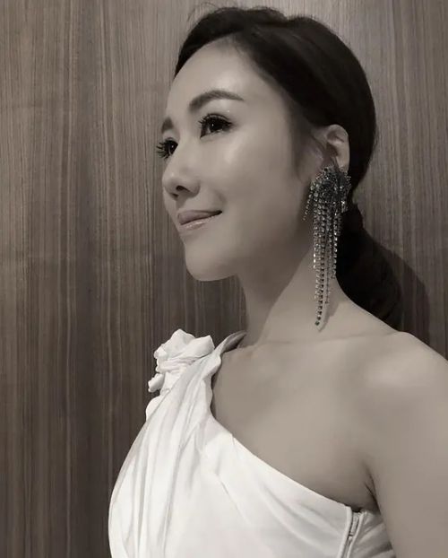 李施嬅
