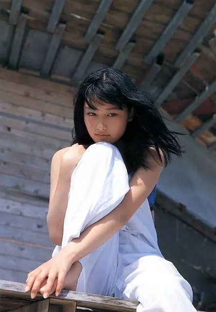 三津谷叶子