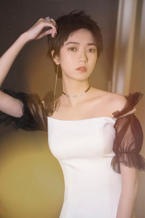 卓君姜