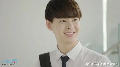 黄明明