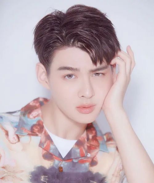 黄明明