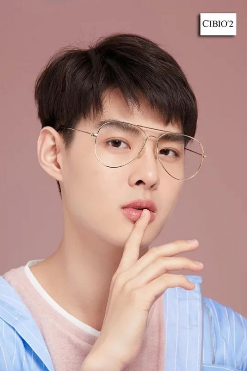 黄明明