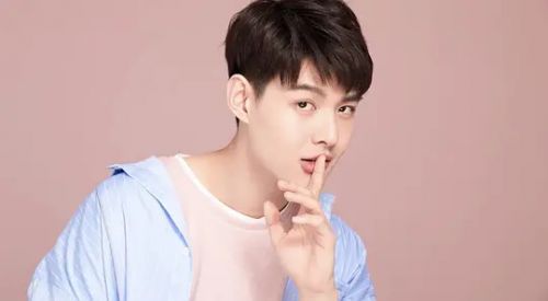 黄明明