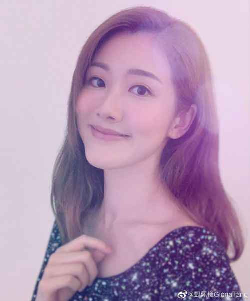 邓佩仪
