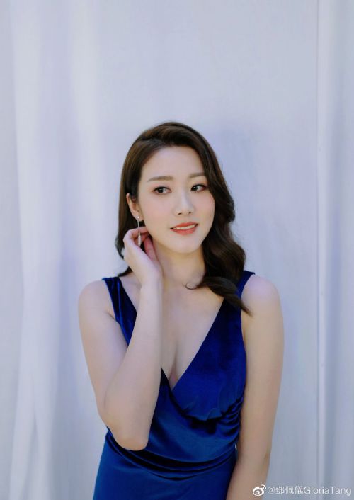 邓佩仪