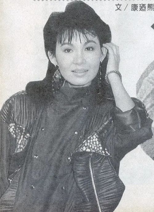 张纯芳