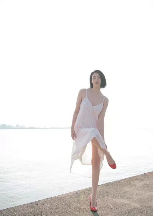 三吉彩花