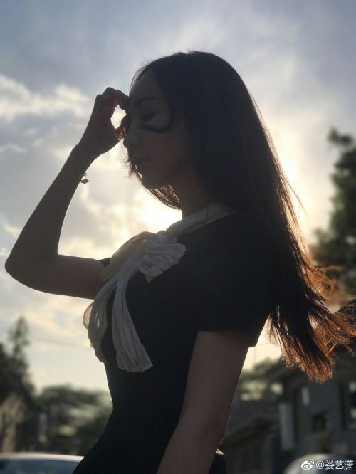 娄艺潇