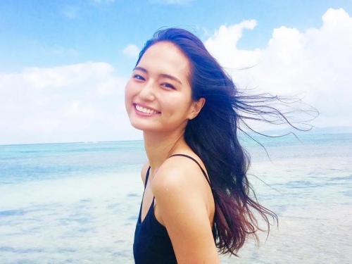 山贺琴子