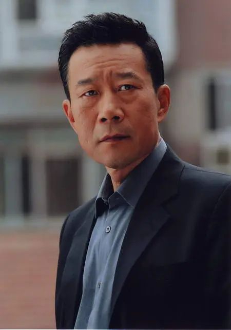 李雪健