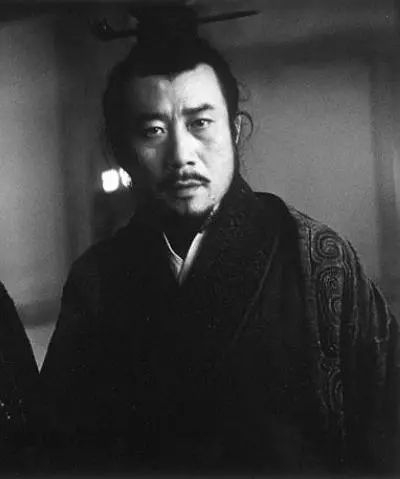 李雪健