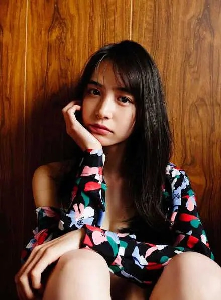 井桁弘恵
