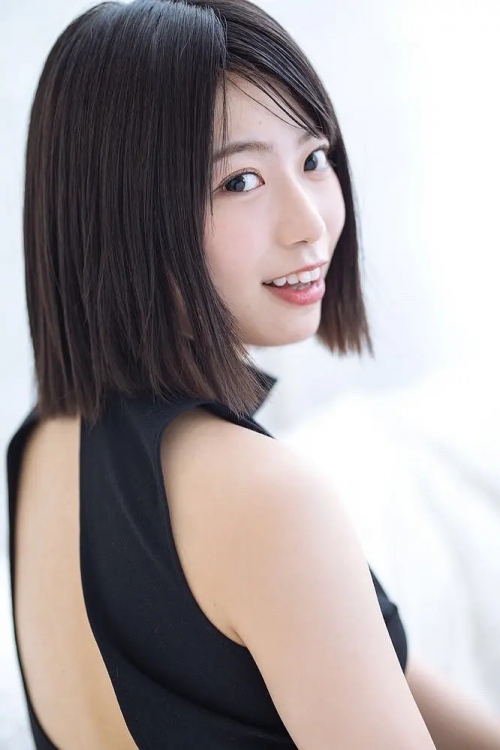 东村芽依