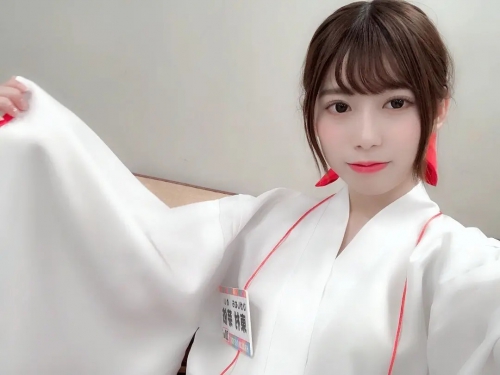 东村芽依