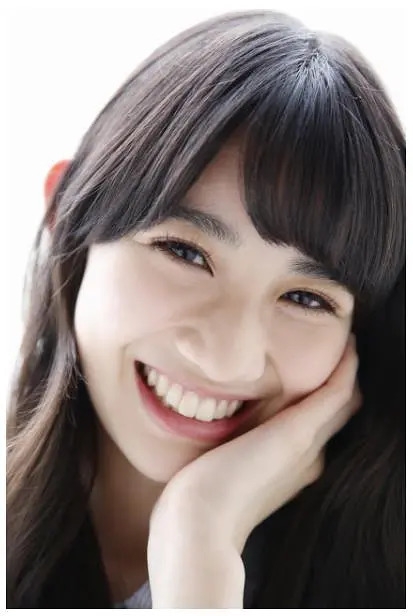 秋本帆华