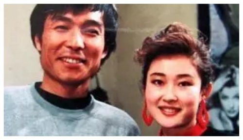邱悦