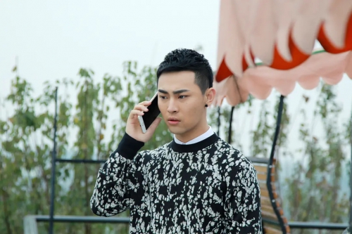 王栎昂
