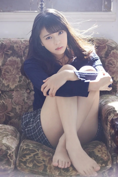 小林由依