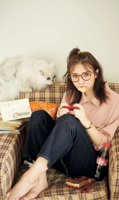 小林由依