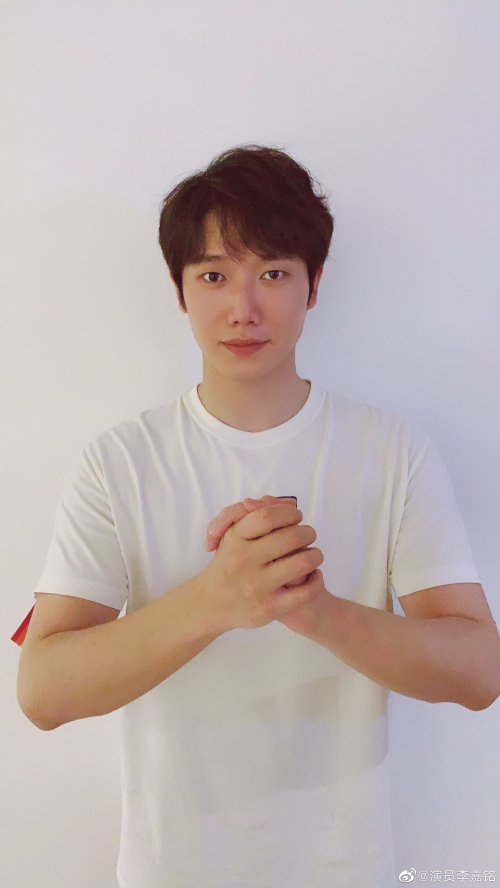 李嘉铭