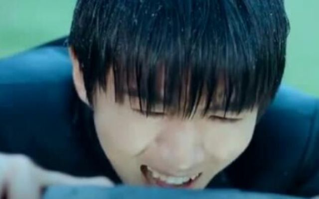 王俊凯演技爆表，王源千玺在一旁也哭了！