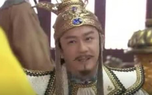  当上西凉大王的薛平贵回到大唐，却无意中发现自己是失踪的皇子
