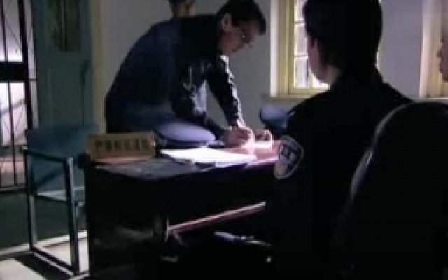 影视：刑警让嫌疑人写字，这是确认笔迹，要完蛋了啊
