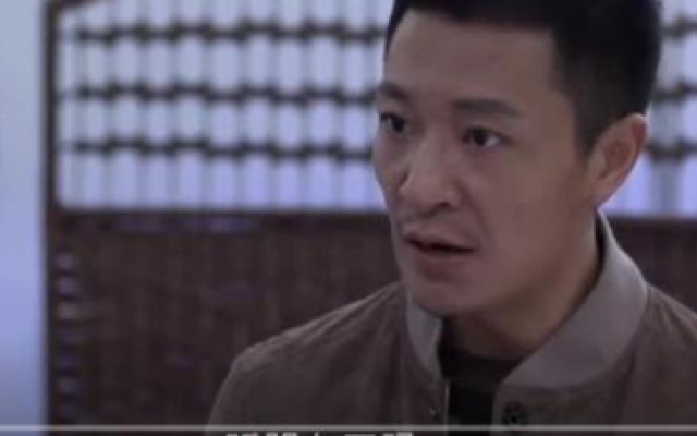  刑警邀请冰冰上门帮忙，警官母亲来了之后非常喜欢