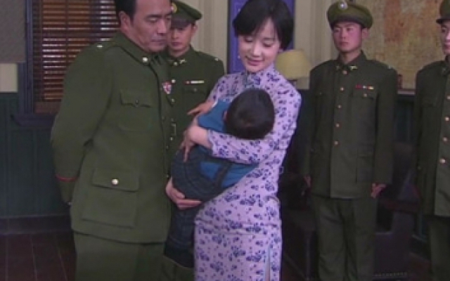 伏弩：徐曼被抓，军统军官利用她的孩子要挟徐曼，刺杀金浩