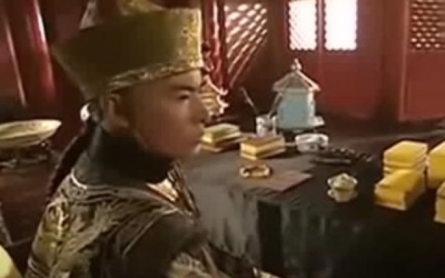 李卫辞官：皇上怒摔茶杯，要废掉皇后，大总管却跪地上了！