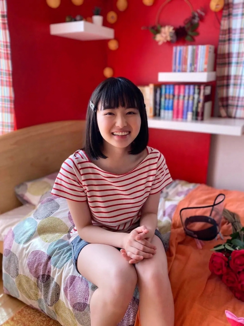 骚动时节的少女们啊。 